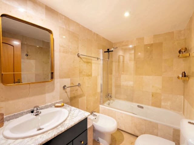 2 soveværelse Lejlighed til salg i San Pedro de Alcantara, Marbella med swimmingpool garage - € 465.000 (Ref: 10005174)