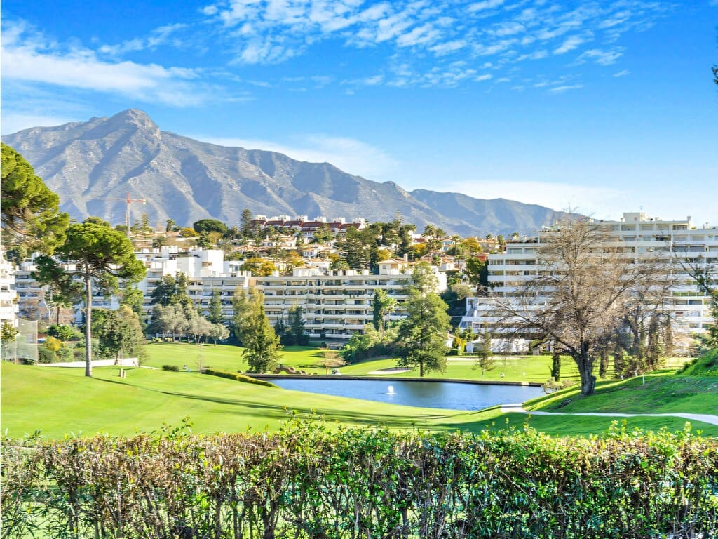 2 soveværelse Lejlighed til salg i San Pedro de Alcantara med swimmingpool garage - € 465.000 (Ref: 10005174)