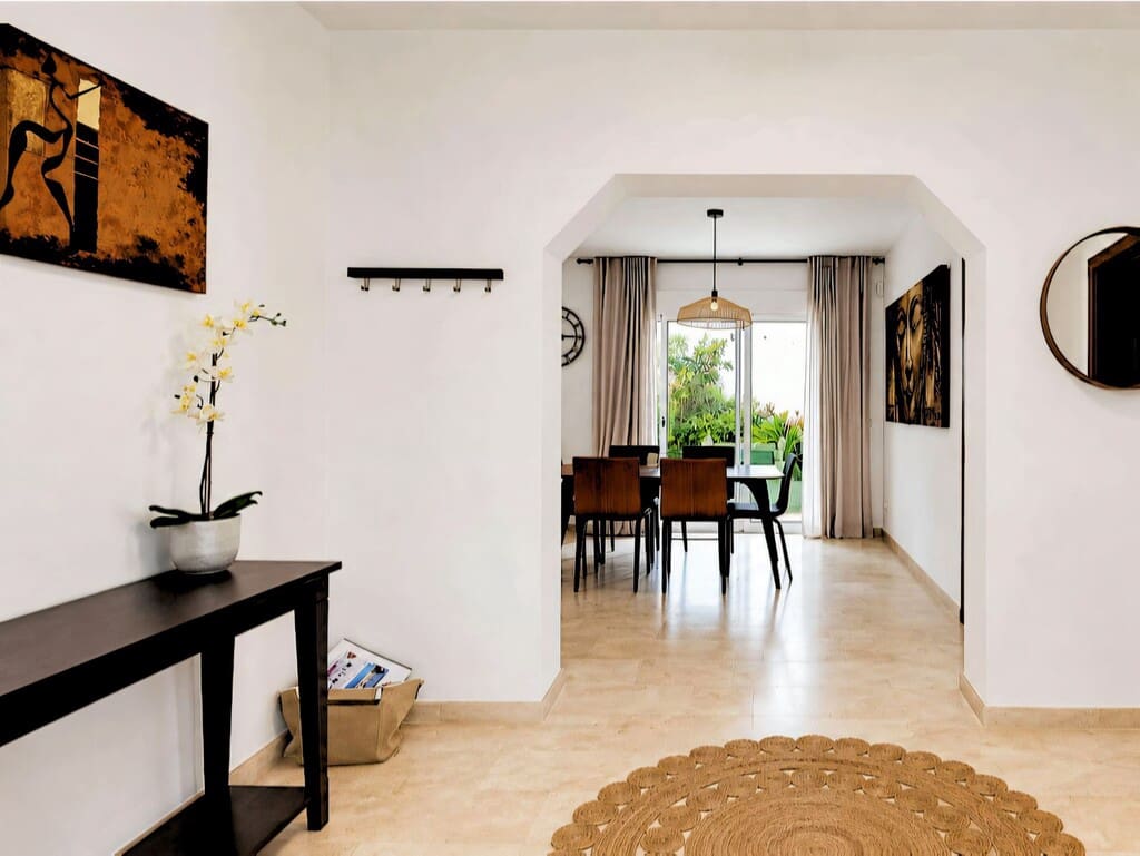 3 slaapkamer Villa te koop in Las Chapas met zwembad garage - € 1.349.000 (Ref: 10005175)