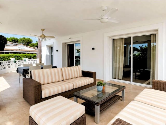 3 slaapkamer Villa te koop in Las Chapas, Marbella met zwembad garage - € 1.349.000 (Ref: 10005175)