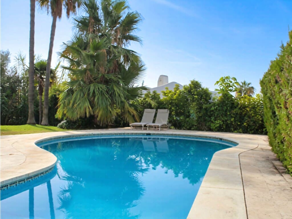 3 slaapkamer Villa te koop in Las Chapas met zwembad garage - € 1.349.000 (Ref: 10005175)