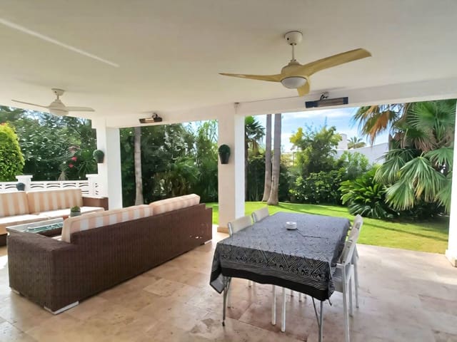 3 slaapkamer Villa te koop in Las Chapas, Marbella met zwembad garage - € 1.349.000 (Ref: 10005175)