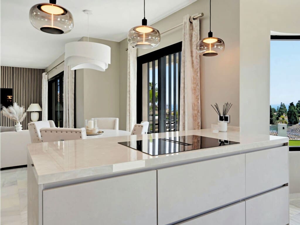 4 bedroom Villa for sale in Mijas Costa with pool garage - € 1,599,000 (Ref: 10008385)