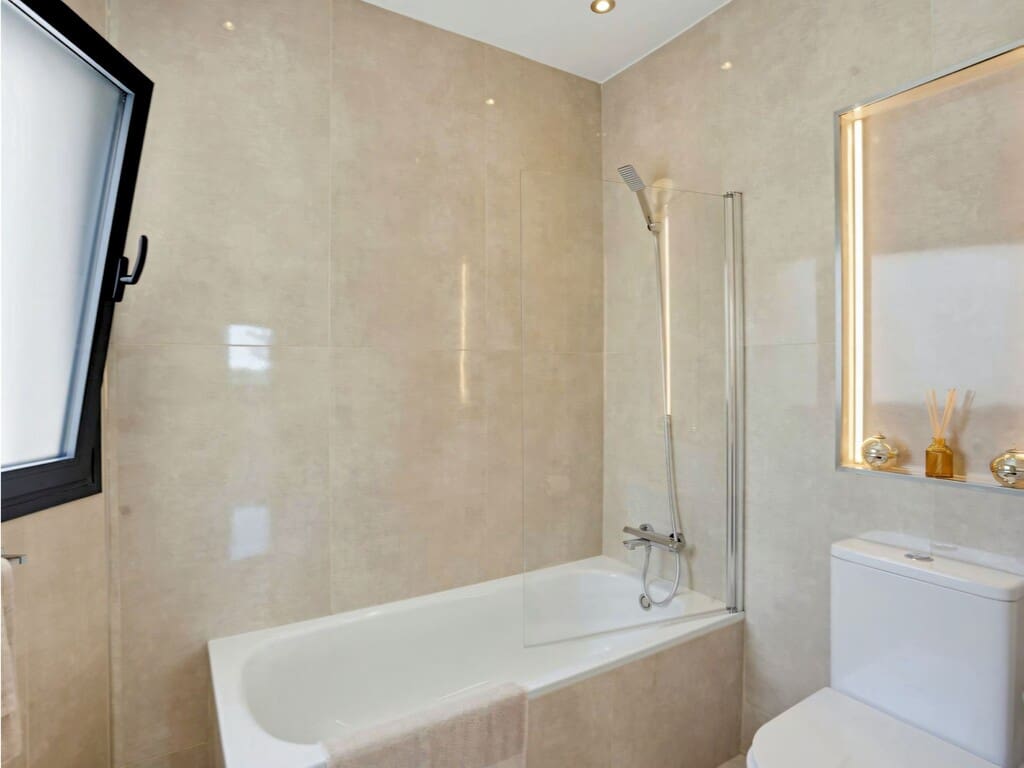 4 bedroom Villa for sale in Mijas Costa with pool garage - € 1,599,000 (Ref: 10008385)