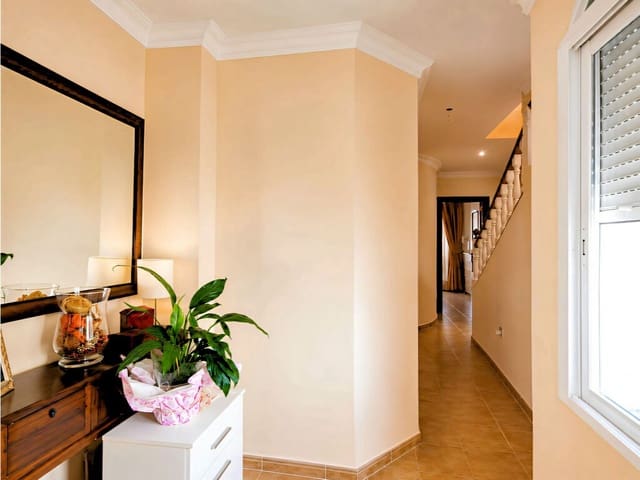 3 slaapkamer Penthouse te koop in Fuengirola - € 745.000 (Ref: 10011074)