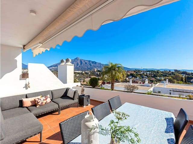 Apartamento de 2 habitaciones en Nueva Andalucia, Marbella en venta con piscina garaje - 795.000 € (Ref: 10015139)