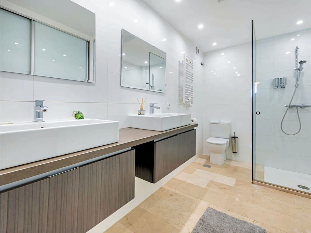 Apartamento de 2 habitaciones en Nueva Andalucia en venta con piscina garaje - 795.000 € (Ref: 10015139)