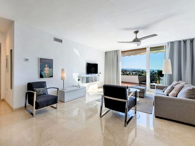Apartamento de 2 habitaciones en Nueva Andalucia, Marbella en venta con piscina garaje - 795.000 € (Ref: 10015139)