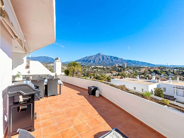 Apartamento de 2 habitaciones en Nueva Andalucia, Marbella en venta con piscina garaje - 795.000 € (Ref: 10015139)