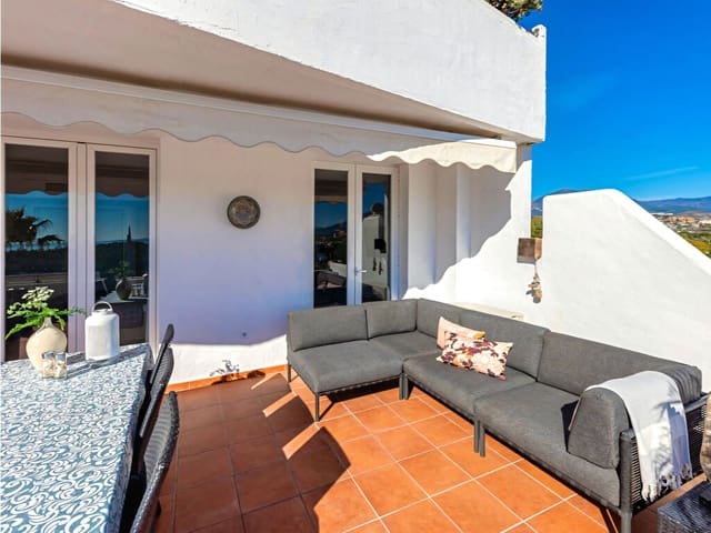 Apartamento de 2 habitaciones en Nueva Andalucia, Marbella en venta con piscina garaje - 795.000 € (Ref: 10015139)