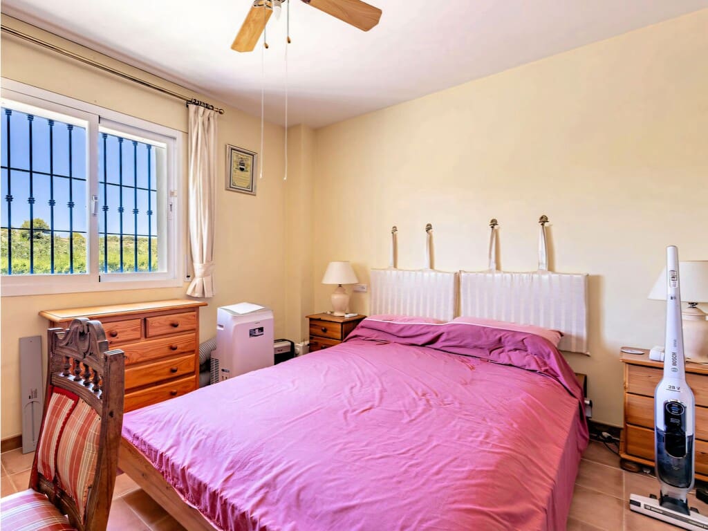 4 quarto Moradia para venda em Coin com piscina garagem - 745 000 € (Ref: 10017126)