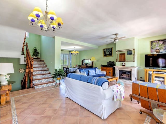 4 bedroom Villa for sale in Coín with pool garage - € 745,000 (Ref: 10017126)