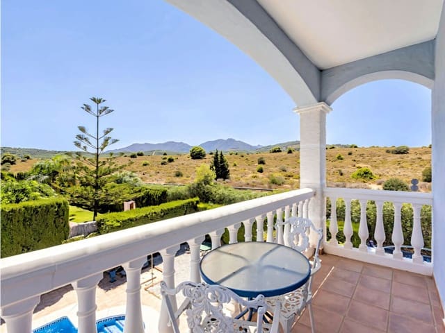 4 bedroom Villa for sale in Coín with pool garage - € 745,000 (Ref: 10017126)