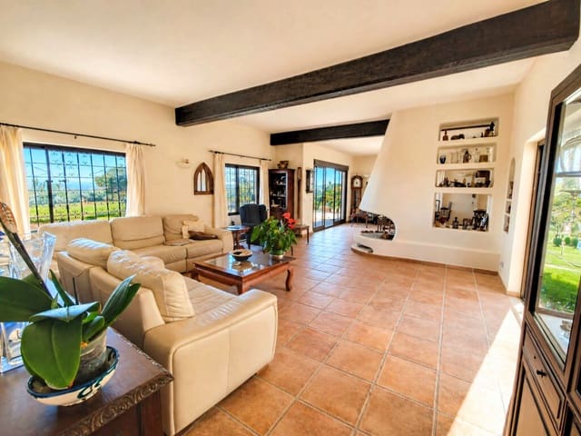 Finca/Casa Rural de 4 habitaciones en Estepona en venta con piscina garaje - 1.740.000 € (Ref: 10017127)