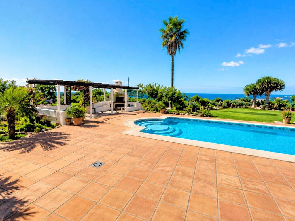 4 slaapkamer Finca/Landhuis te koop in Estepona met zwembad garage - € 1.740.000 (Ref: 10017127)
