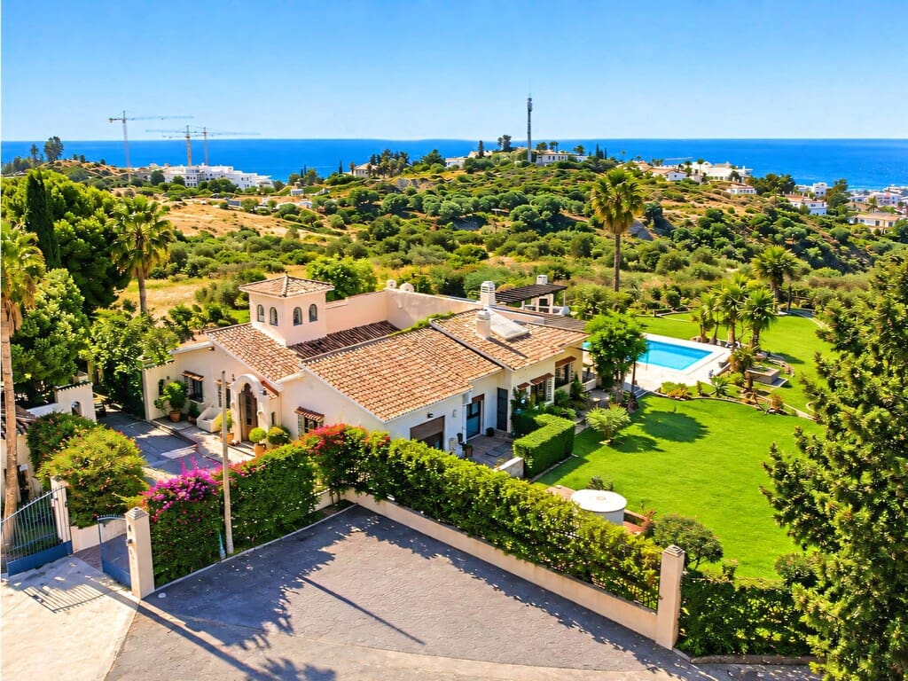 4 slaapkamer Finca/Landhuis te koop in Estepona met zwembad garage - € 1.740.000 (Ref: 10017127)
