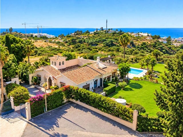 Finca/Casa Rural de 4 habitaciones en Estepona en venta con piscina garaje - 1.740.000 € (Ref: 10017127)
