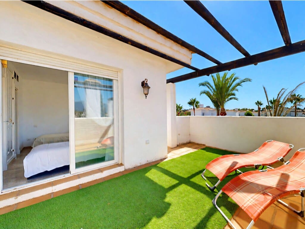 Ático de 3 habitaciones en Nueva Andalucia en venta con piscina - 549.000 € (Ref: 10018944)