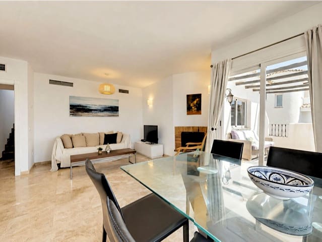 3 bedroom Penthouse for sale in Nueva Andalucia, Marbella with pool - € 549,000 (Ref: 10018944)