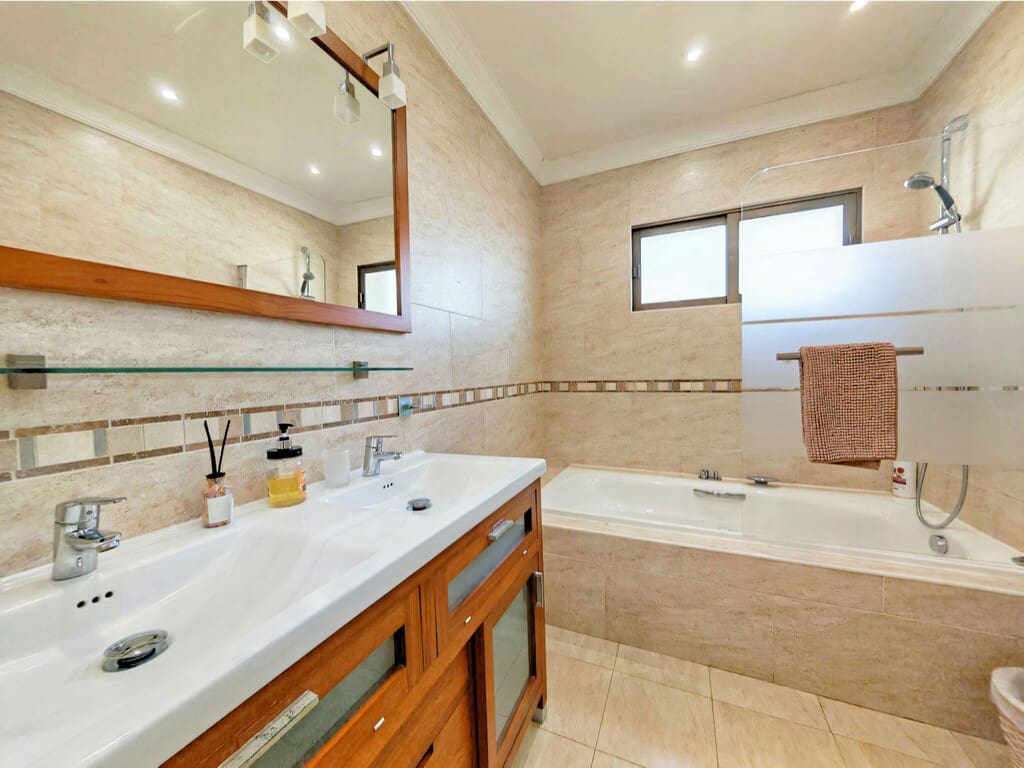 Chalet de 4 habitaciones en Mijas Costa en venta con piscina garaje - 996.000 € (Ref: 10020294)