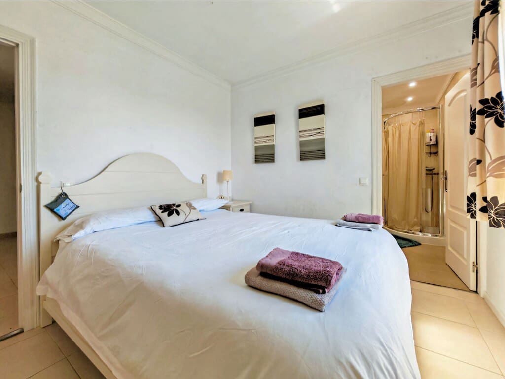Chalet de 4 habitaciones en Mijas Costa en venta con piscina garaje - 996.000 € (Ref: 10020294)