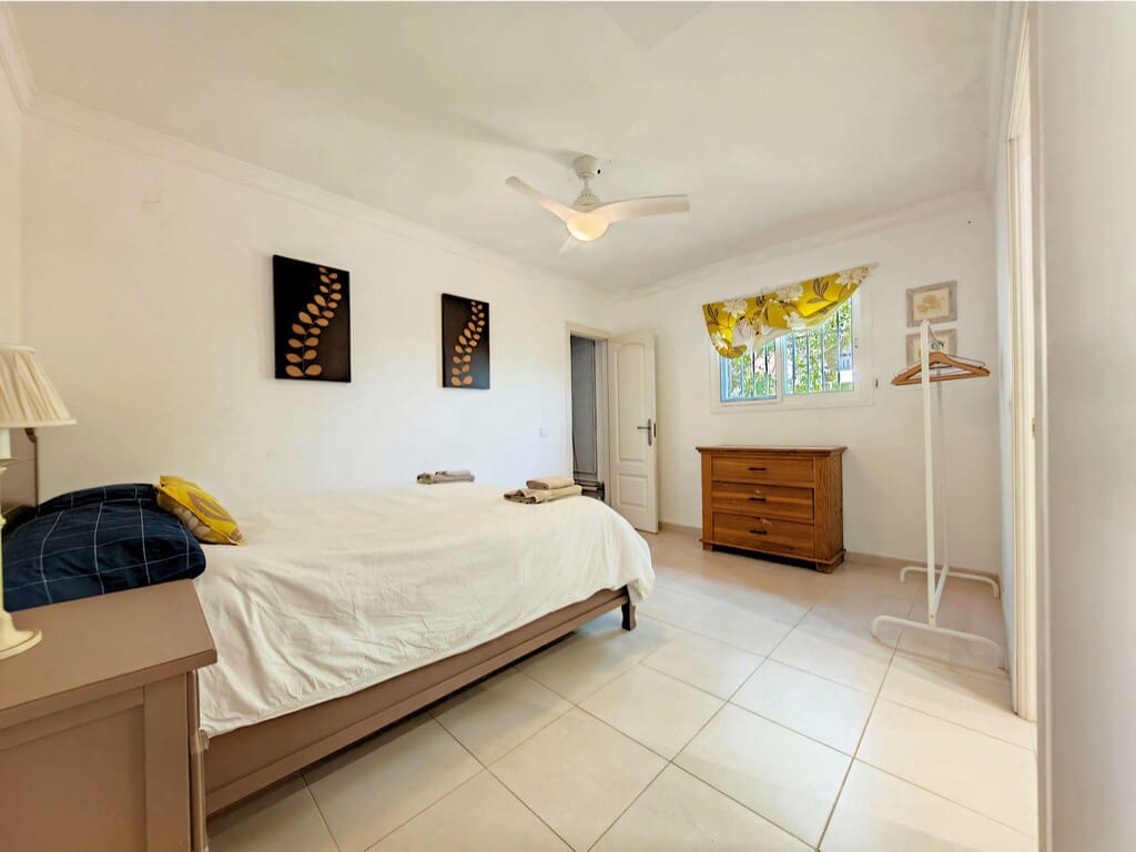 Chalet de 4 habitaciones en Mijas Costa en venta con piscina garaje - 996.000 € (Ref: 10020294)