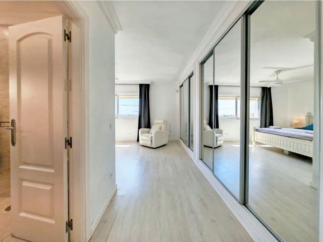 Chalet de 4 habitaciones en Mijas Costa, Mijas en venta con piscina garaje - 996.000 € (Ref: 10020294)