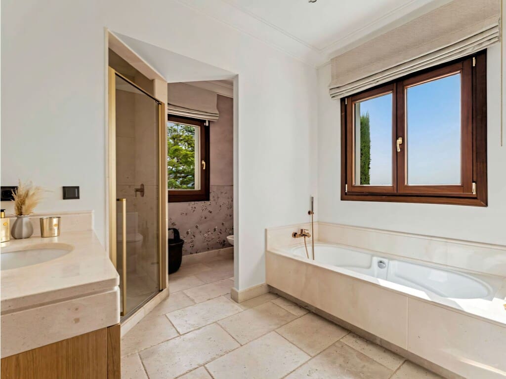 Chalet de 5 habitaciones en Benahavís en venta con piscina garaje - 4.750.000 € (Ref: 10022075)