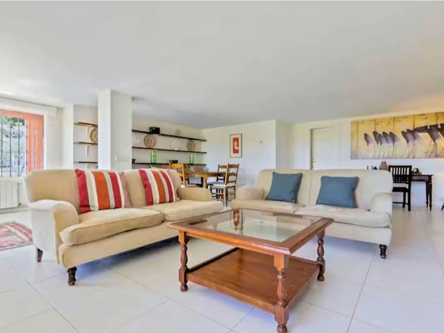 6 sovrum Villa till salu i Elviria, Marbella med pool garage - 1 200 000 € (Ref: 10022076)