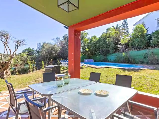 6 sovrum Villa till salu i Elviria, Marbella med pool garage - 1 200 000 € (Ref: 10022076)