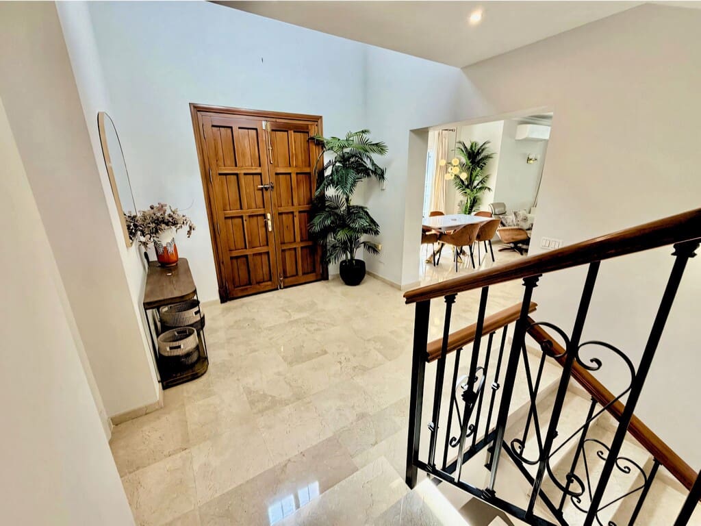 4 sypialnia Willa na sprzedaż w El Rosario z basenem garażem - 1 850 000 € (Ref: 10022077)