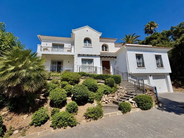 4 sypialnia Willa na sprzedaż w El Rosario, Marbella z basenem garażem - 1 850 000 € (Ref: 10022077)