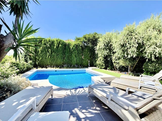4 sypialnia Willa na sprzedaż w El Rosario, Marbella z basenem garażem - 1 850 000 € (Ref: 10022077)