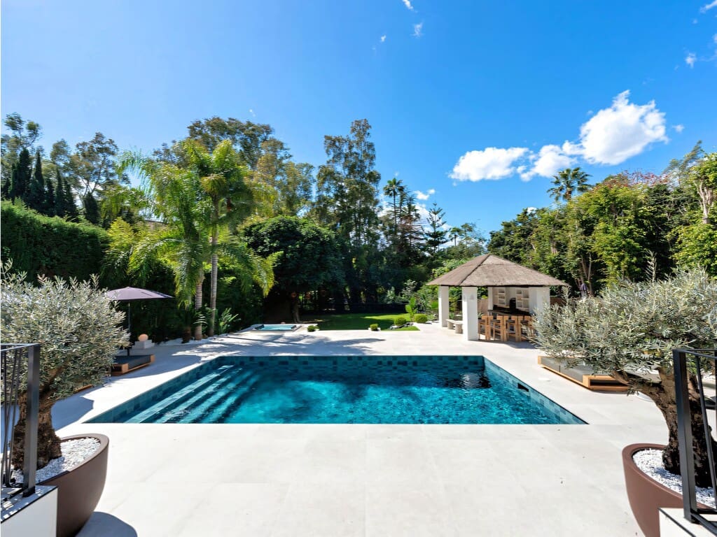 5 chambre Villa/Maison à vendre à Nueva Andalucia avec piscine garage - 4 290 000 € (Ref: 10025182)