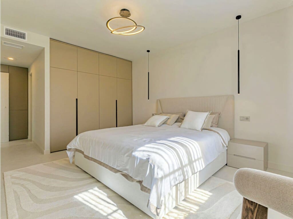 3 quarto Apartamento para venda em Nueva Andalucia com piscina garagem - 1 080 000 € (Ref: 10026882)