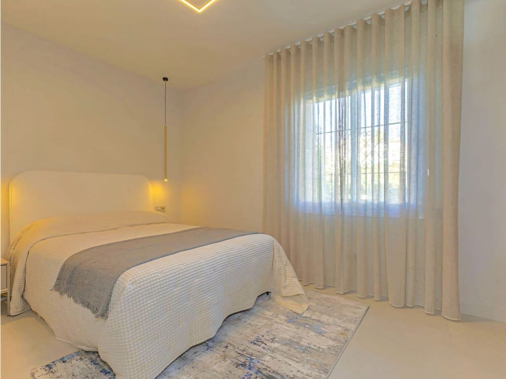 3 quarto Apartamento para venda em Nueva Andalucia com piscina garagem - 1 080 000 € (Ref: 10026882)