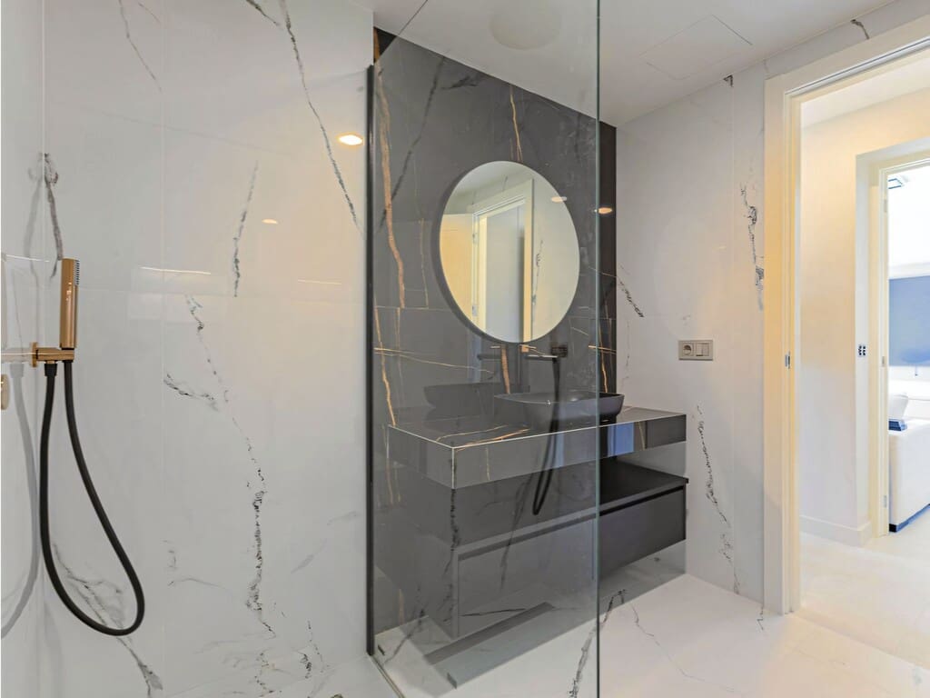 3 quarto Apartamento para venda em Nueva Andalucia com piscina garagem - 1 080 000 € (Ref: 10026882)