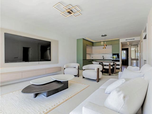 Apartamento de 3 habitaciones en Nueva Andalucia, Marbella en venta con piscina garaje - 1.080.000 € (Ref: 10026882)