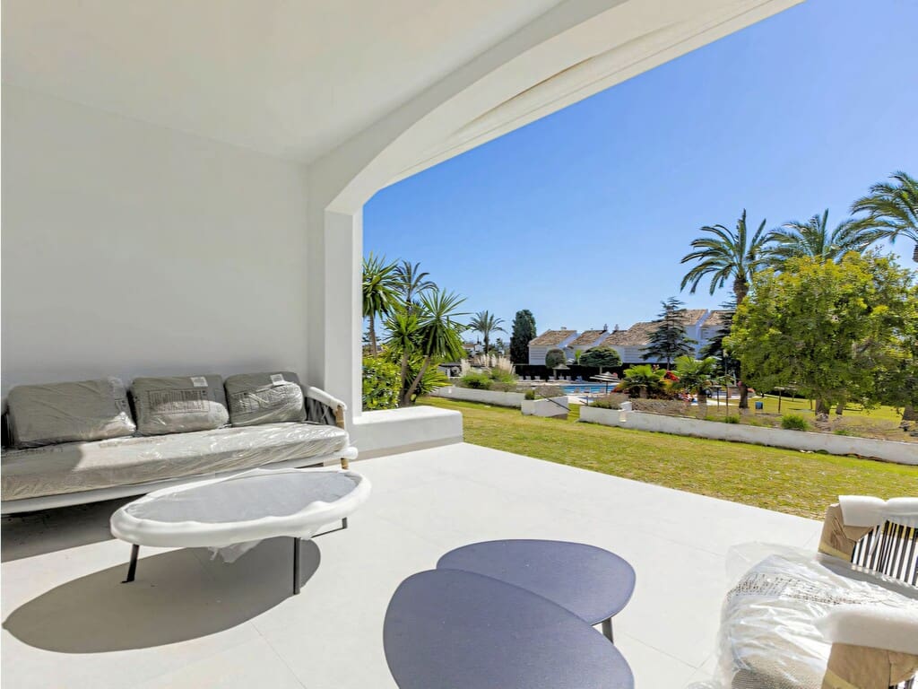 3 quarto Apartamento para venda em Nueva Andalucia com piscina garagem - 1 080 000 € (Ref: 10026882)