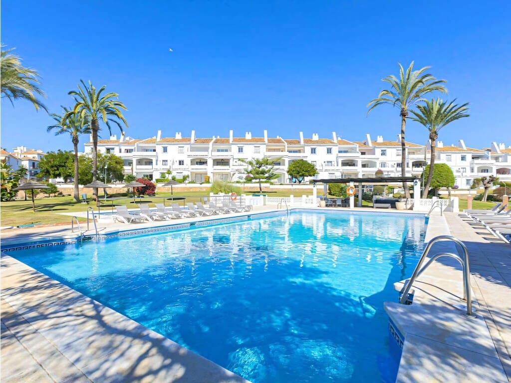 3 quarto Apartamento para venda em Nueva Andalucia com piscina garagem - 1 080 000 € (Ref: 10026882)