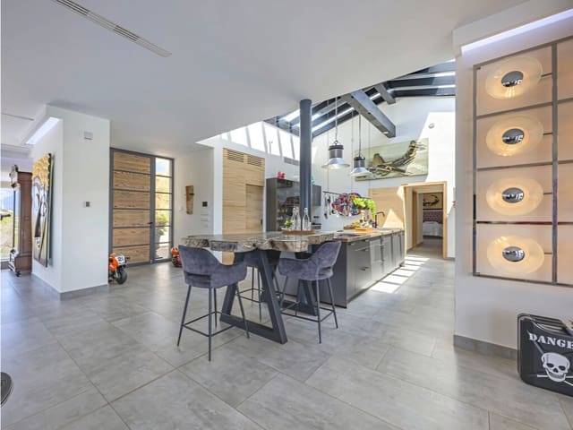7 sypialnia Willa na sprzedaż w Elviria, Marbella z basenem garażem - 4 200 000 € (Ref: 10027820)
