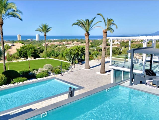 7 sypialnia Willa na sprzedaż w Elviria, Marbella z basenem garażem - 4 200 000 € (Ref: 10027820)