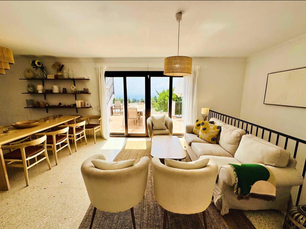 6 bedroom Villa for sale in La Cala de Mijas with pool - € 1,495,000 (Ref: 10027821)