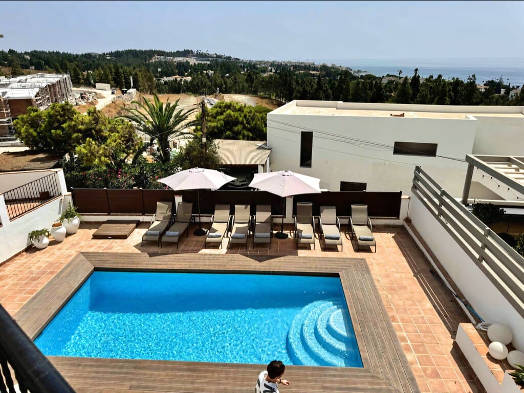 6 bedroom Villa for sale in La Cala de Mijas with pool - € 1,495,000 (Ref: 10027821)
