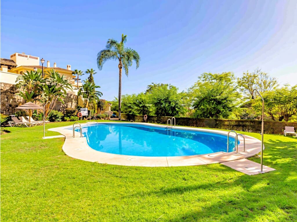 3 slaapkamer Appartement te koop in Los Arqueros met zwembad garage - € 550.000 (Ref: 10030145)