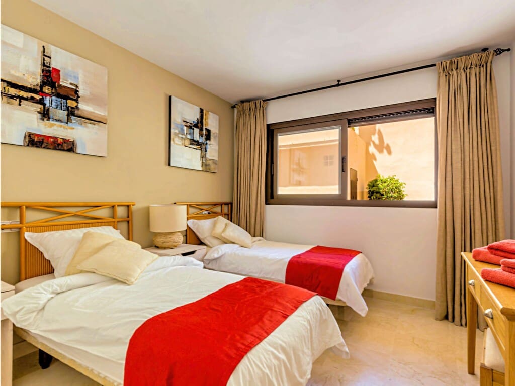 3 slaapkamer Appartement te koop in Los Arqueros met zwembad garage - € 550.000 (Ref: 10030145)