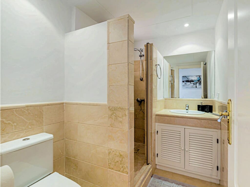 3 slaapkamer Appartement te koop in Los Arqueros met zwembad garage - € 550.000 (Ref: 10030145)