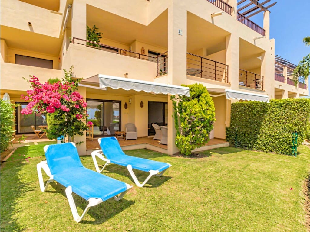 3 slaapkamer Appartement te koop in Los Arqueros met zwembad garage - € 550.000 (Ref: 10030145)