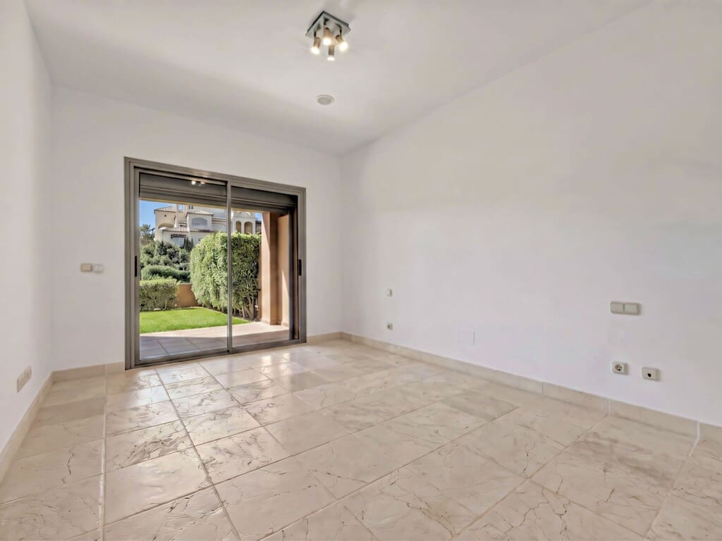 2 slaapkamer Appartement te koop in Atalaya-Isdabe met zwembad garage - € 510.000 (Ref: 10033528)