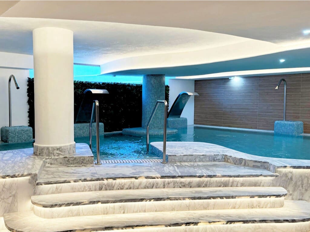 2 makuuhuone Huoneisto myytävänä paikassa La Cala de Mijas mukana uima-altaan 
autotalli - 525 000 € (Ref: 10033530)